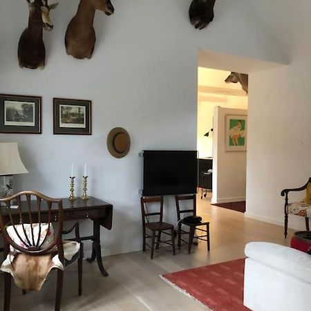 Cozy, Quiet Guest House Perfect For Business Or Pleasure ฮิลเลอร์โวด ภายนอก รูปภาพ