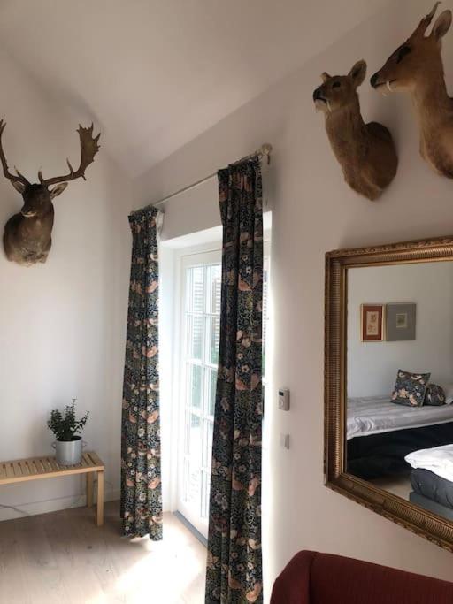 Cozy, Quiet Guest House Perfect For Business Or Pleasure ฮิลเลอร์โวด ภายนอก รูปภาพ