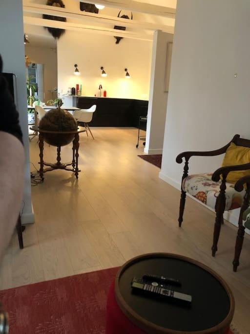 Cozy, Quiet Guest House Perfect For Business Or Pleasure ฮิลเลอร์โวด ภายนอก รูปภาพ