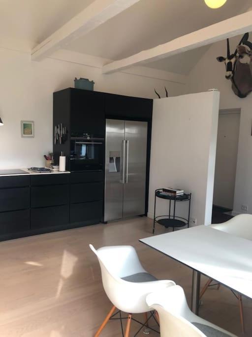 Cozy, Quiet Guest House Perfect For Business Or Pleasure ฮิลเลอร์โวด ภายนอก รูปภาพ