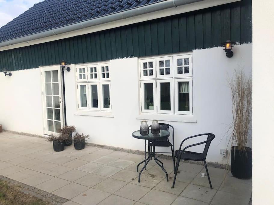 Cozy, Quiet Guest House Perfect For Business Or Pleasure ฮิลเลอร์โวด ภายนอก รูปภาพ